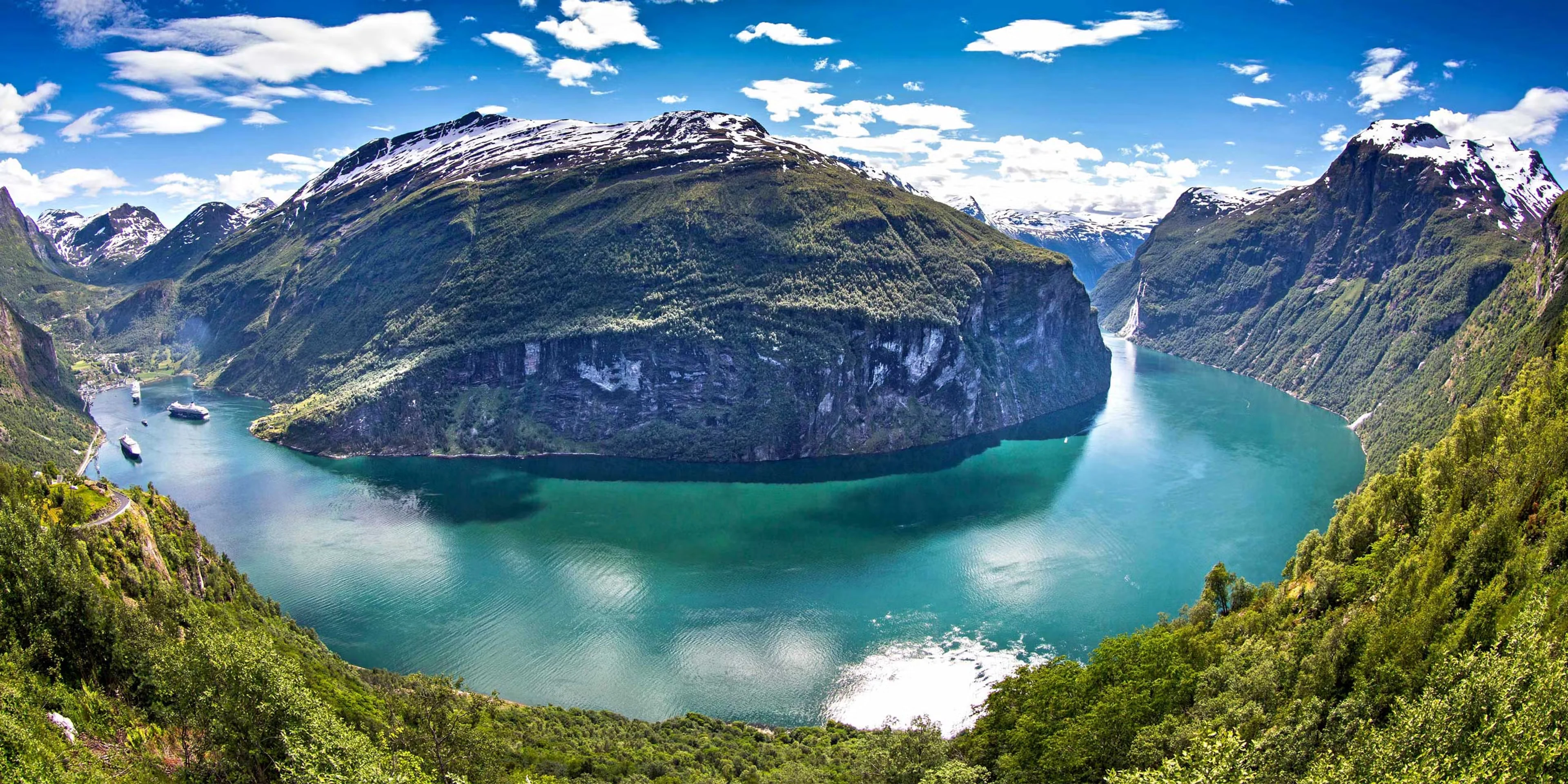Dramatisk fjordlandskap på Vestlandet - Maritime Tours AS